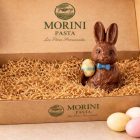 Boîte de livraison Morini Pasta avec lapin de Pâques en chocolat et œufs colorés